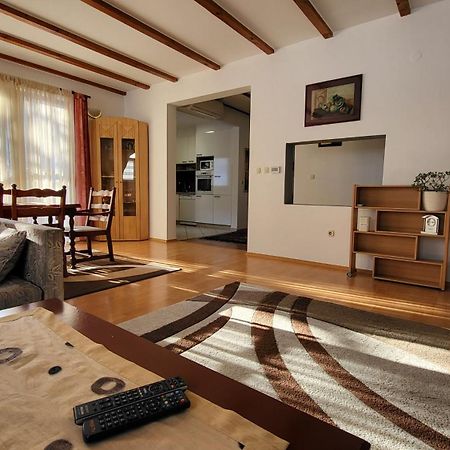 Apartment Cobanija ซาราเยโว ภายนอก รูปภาพ